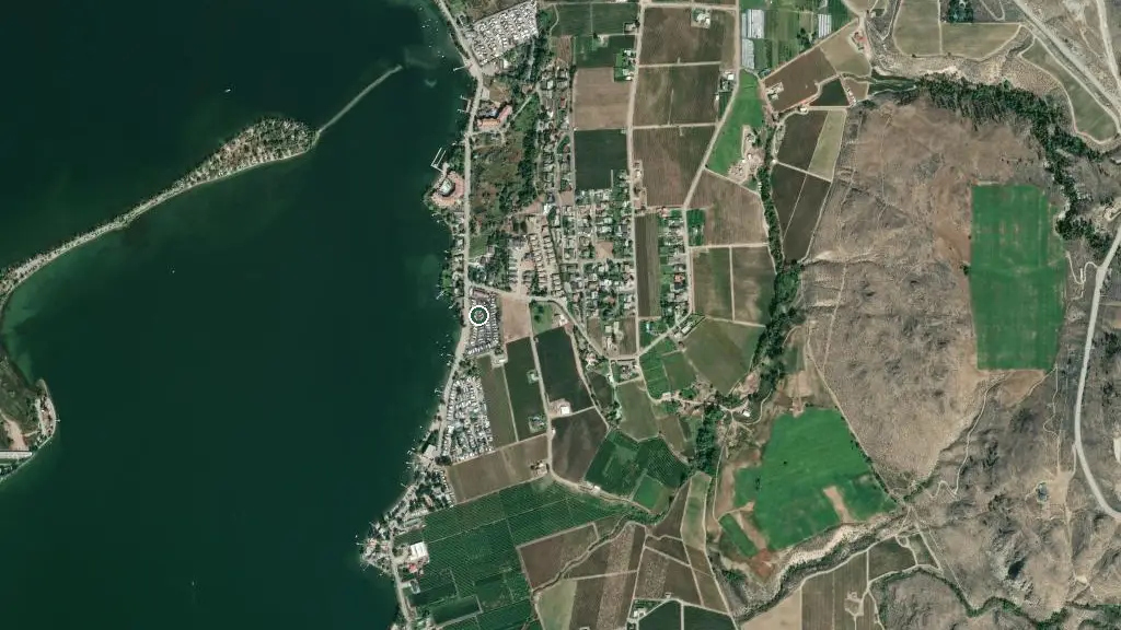 Aerial view of Walton's Lakefront Resort and surroundings