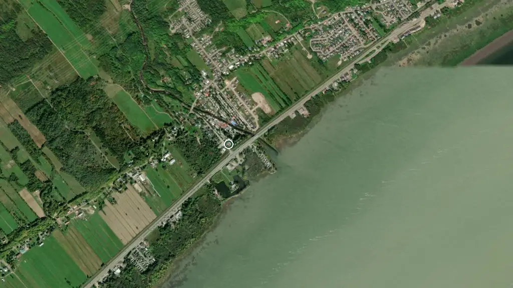 Aerial view of Camping Lac aux Flambeaux and surroundings