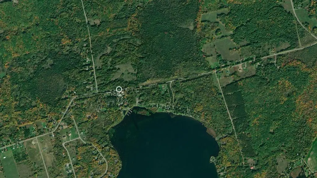 Aerial view of Red Setter Resort and surroundings