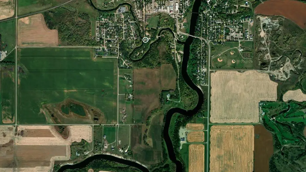 Aerial view of Souris - Victoria Park Campground and surroundings