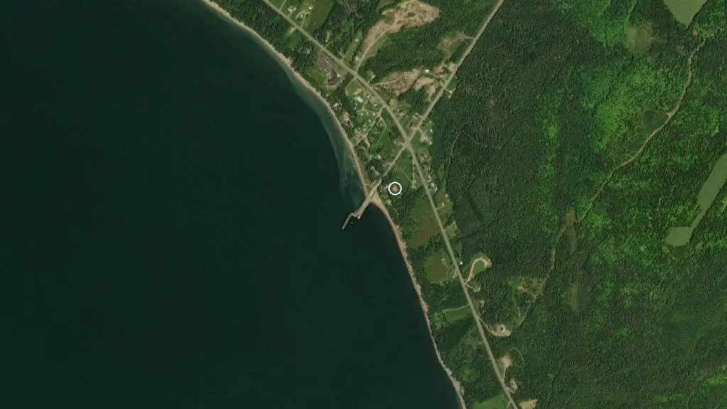 Aerial view of Camping de l'Auberge Miguasha and surroundings