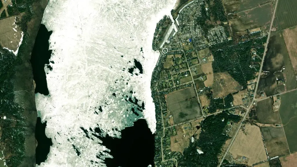 Aerial view of Johnson's Marina RV Park & Cottages and surroundings