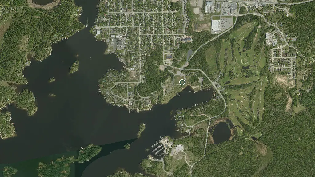 Aerial view of Anicinabe RV Park & Campground and surroundings