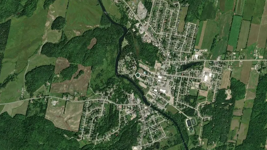 Aerial view of Camping Saint-André-Avellin and surroundings