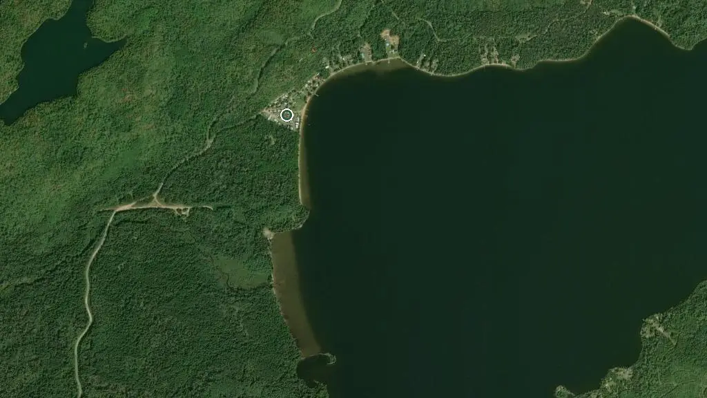 Aerial view of Larry's Cabins and surroundings