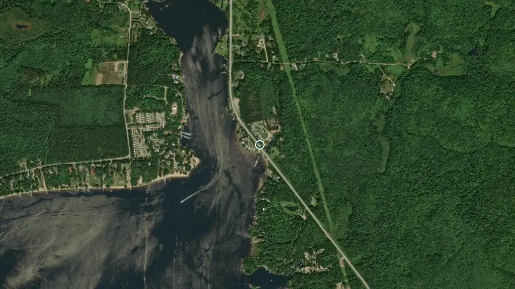 Aerial view of Camping Lac-des-Sables and surroundings
