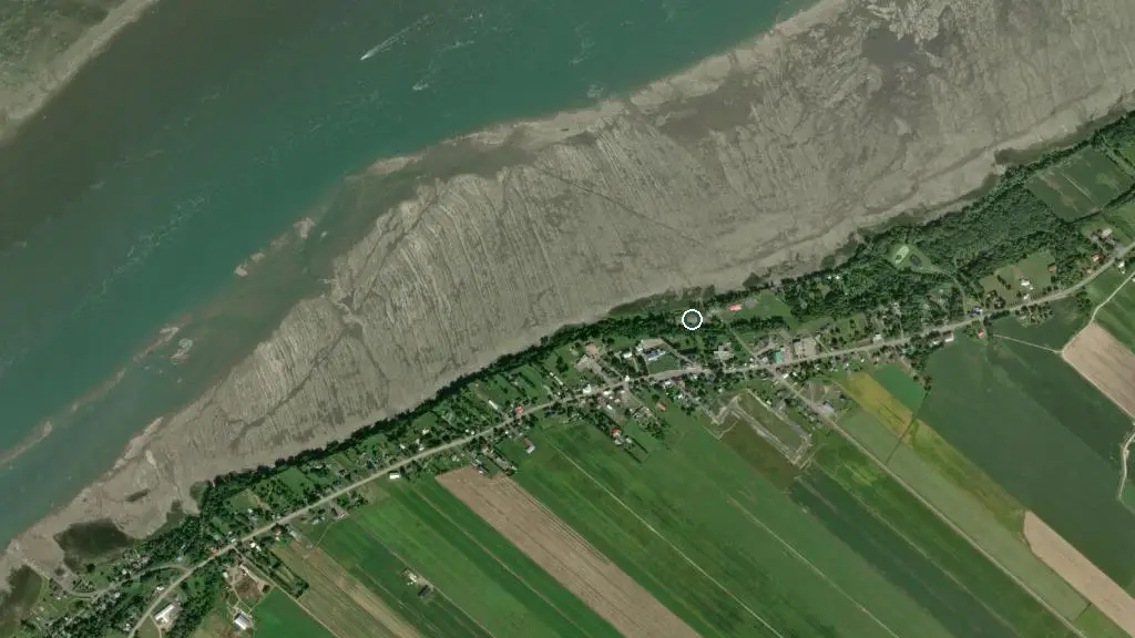 Aerial view of Halte Camping Lotbinière and surroundings