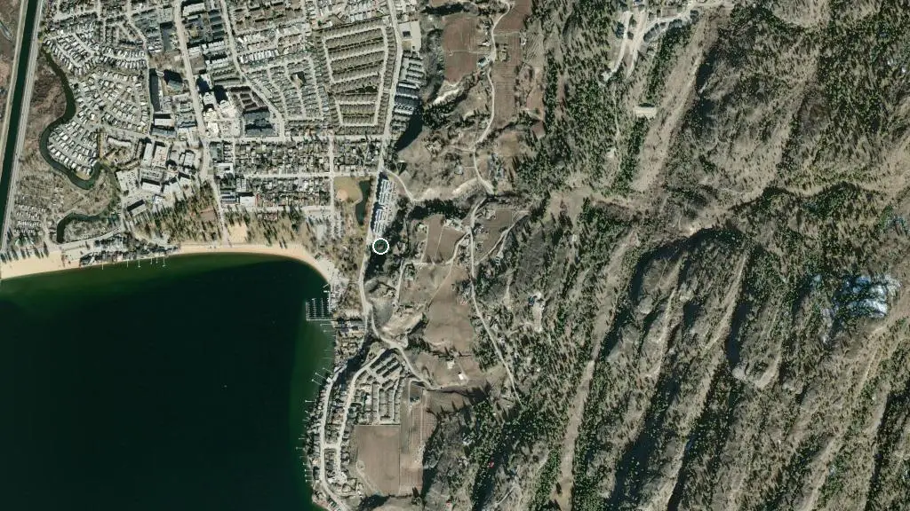 Aerial view of Lake Skaha Tent & Trailer Park and surroundings