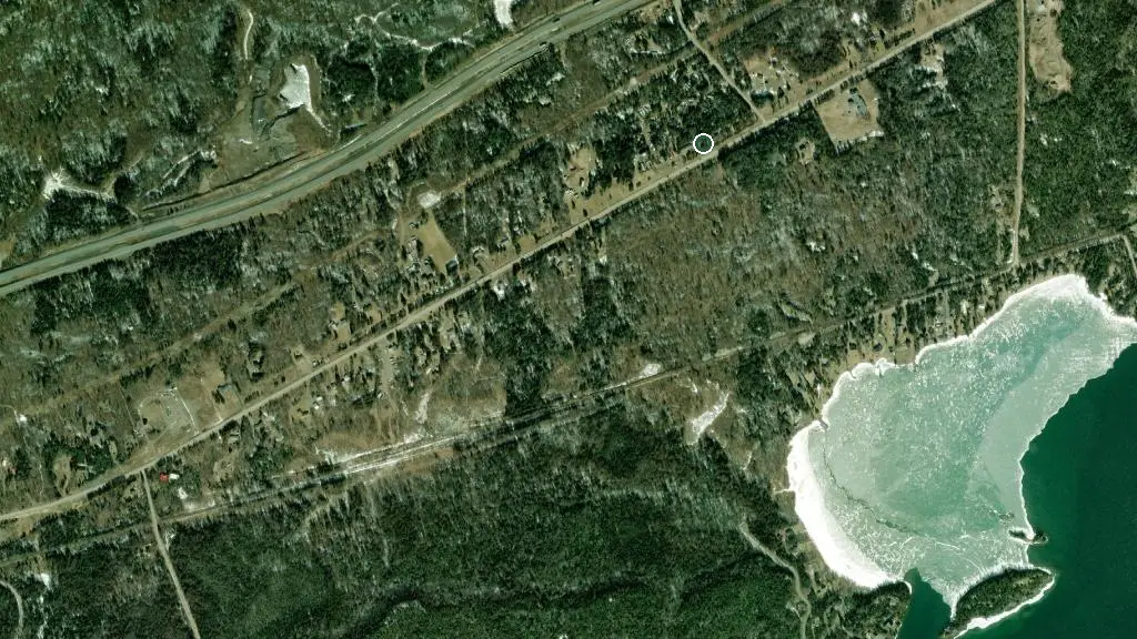 Aerial view of Thunder Bay Backpackers International and surroundings