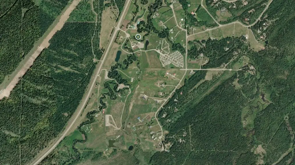 Aerial view of Hinton / Jasper KOA Holiday and surroundings