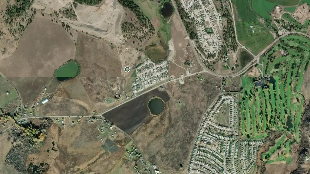 Aerial view of Twin Eagles Camping and surroundings