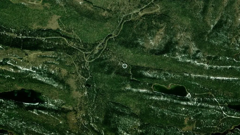 Aerial view of Refuge des Cascades and surroundings