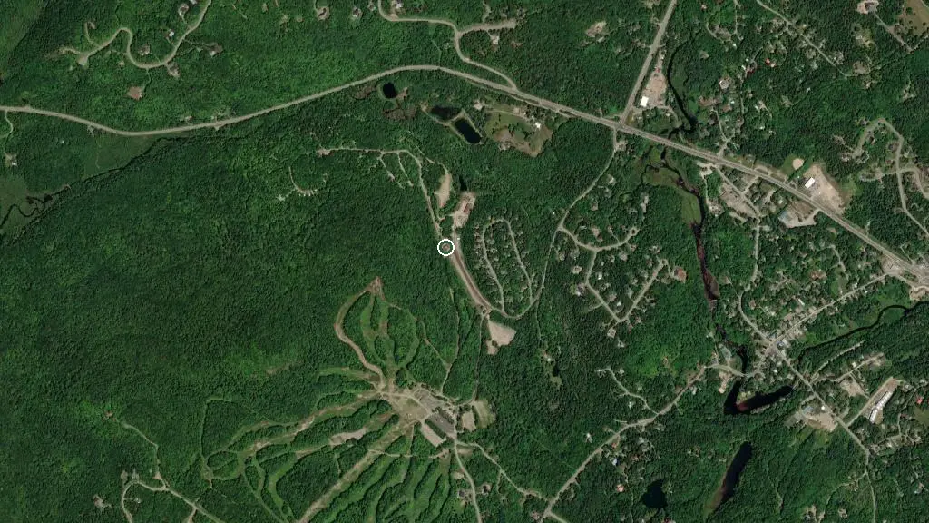 Aerial view of Camping et Cabines Sommet Morin Heights and surroundings