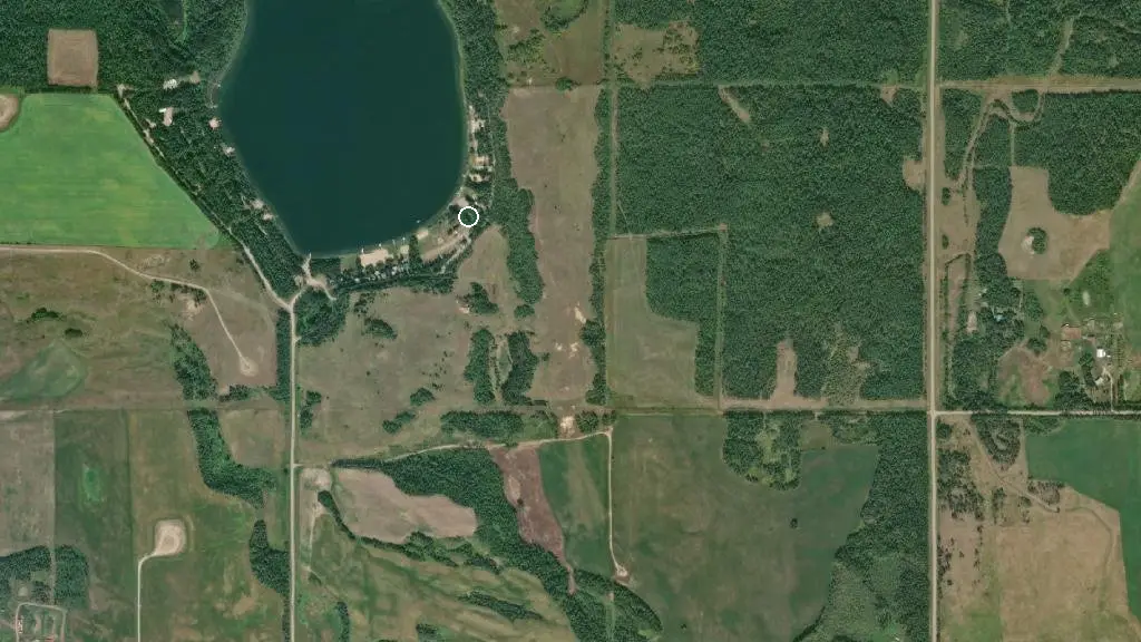 Aerial view of Minnie Lake East/West Campgrounds and surroundings