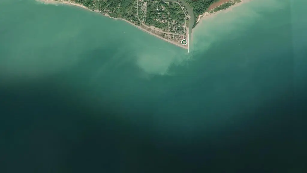 Aerial view of Bee-Lin Trailer Park and surroundings
