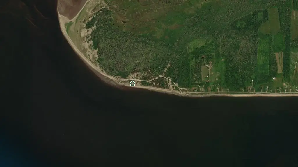 Aerial view of Camping Parc Nature de Pointe-aux-Outardes and surroundings