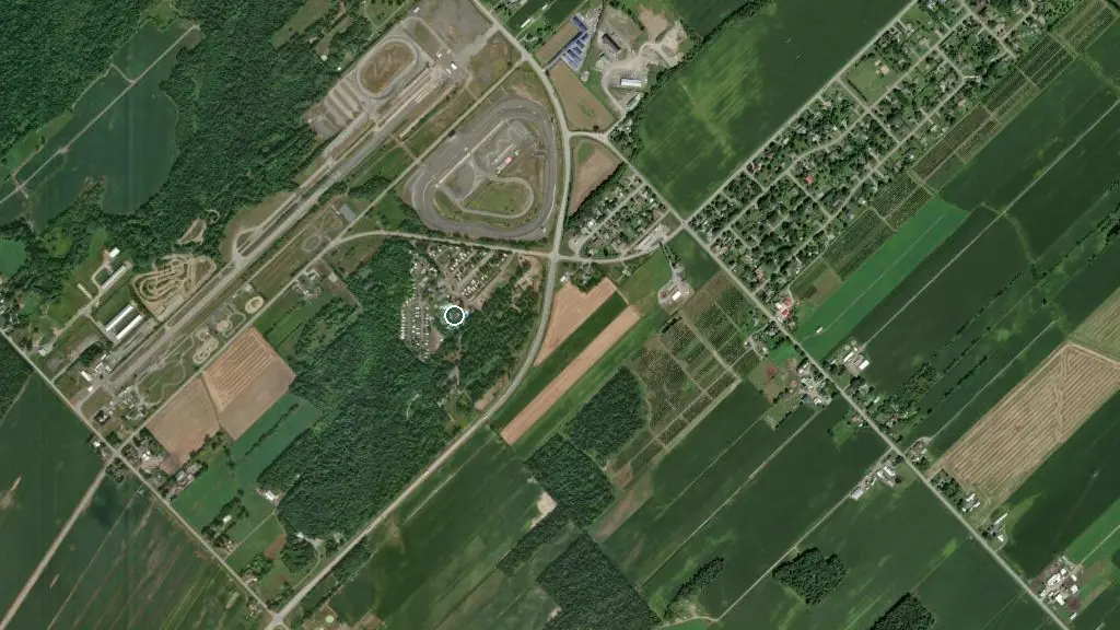 Aerial view of Camping Aqua Parc St-Pie and surroundings