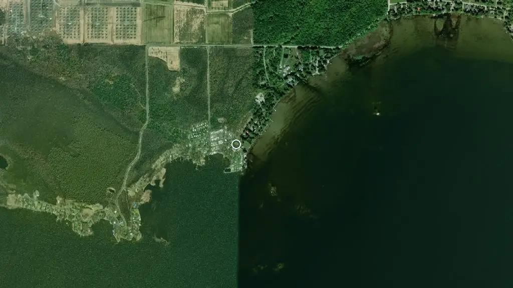 Aerial view of Glenrock Cottages & Trailer Park and surroundings