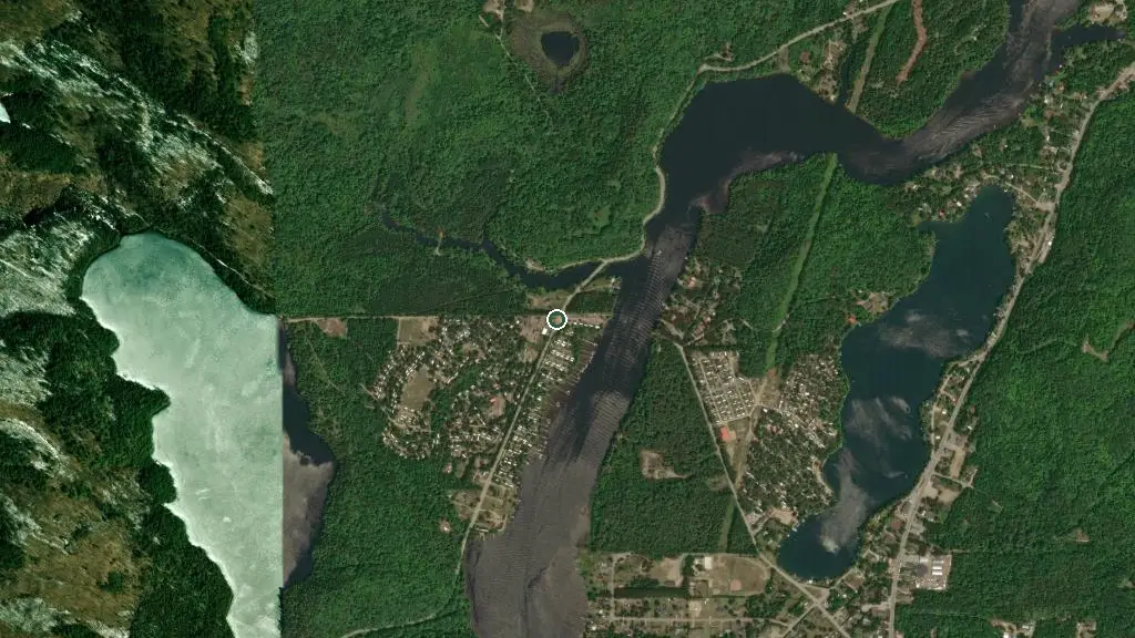 Aerial view of Camping Ideal Bowman and surroundings
