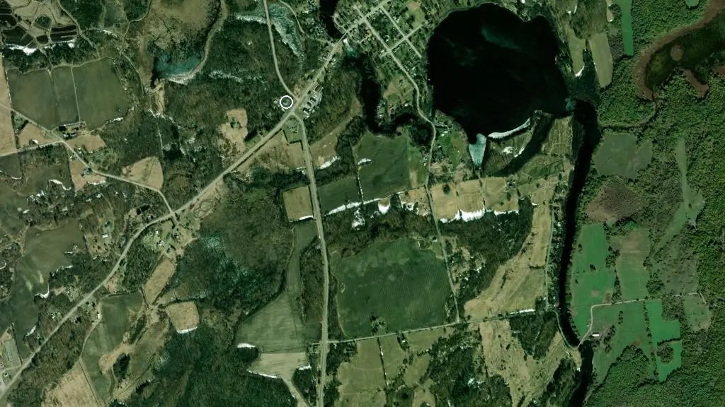 Aerial view of Singleton Lake Family Camping & Cottages and surroundings