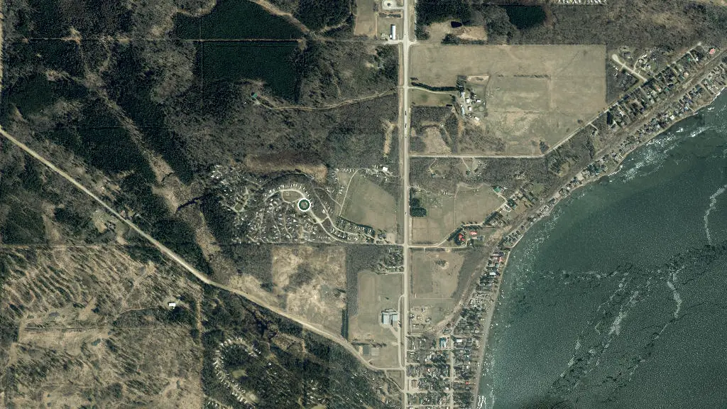 Aerial view of Kokanee Springs R.V. Park and surroundings