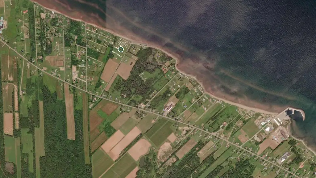 Aerial view of Silver Sands Family Camping and surroundings
