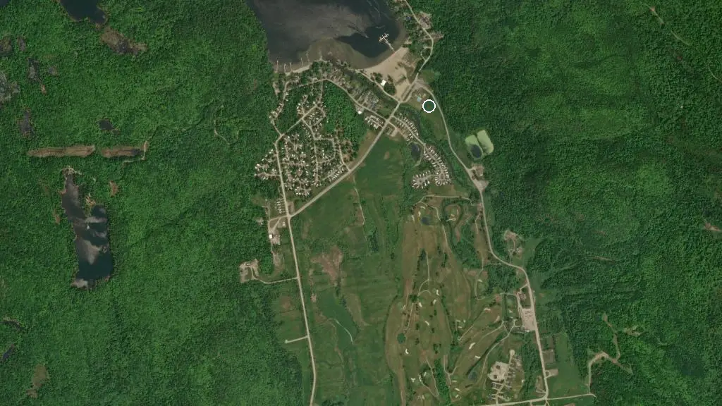 Aerial view of Camping Royal Papineau and surroundings