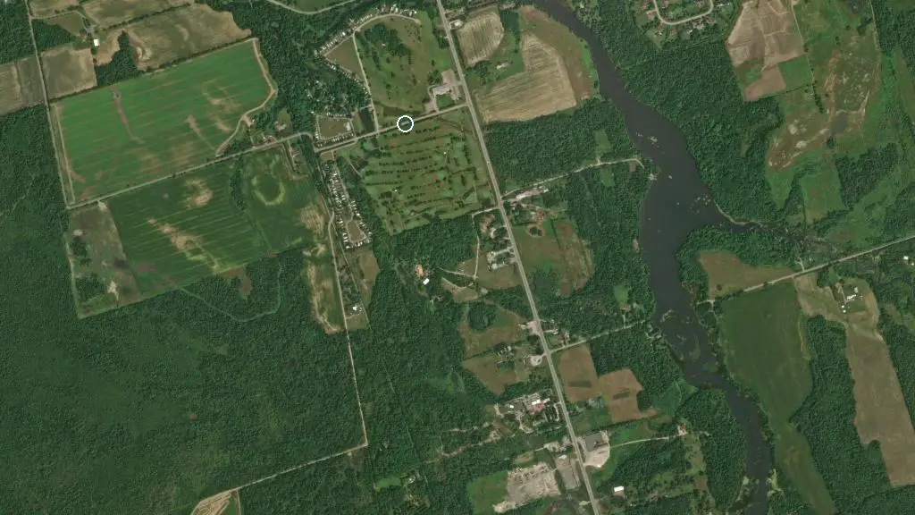 Aerial view of Lyndhurst Golf & Trailer Park and surroundings