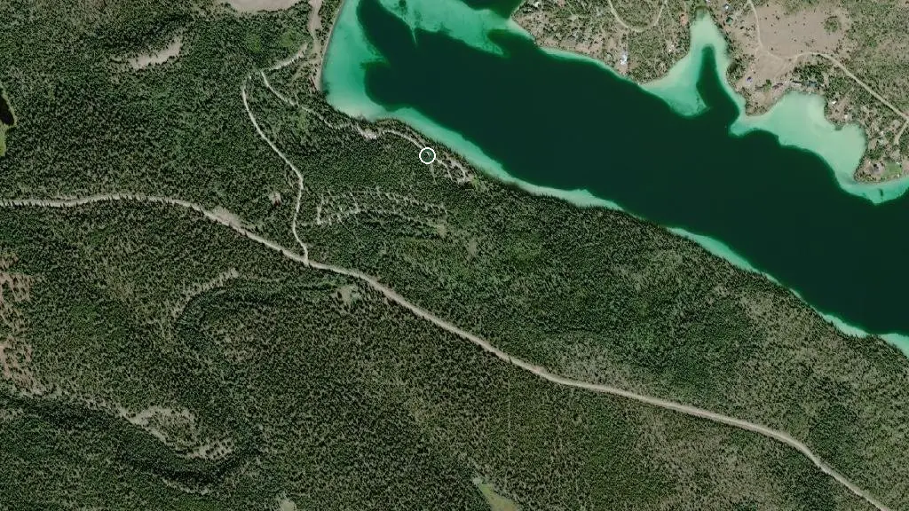 Aerial view of Lakeshore Campground and surroundings